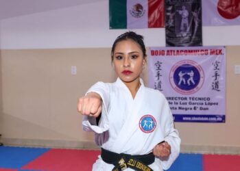 La estudiante de Derecho en la UAEMéx combina con pasión sus estudios, el canto y el karate do, disciplina que la llevará a representar a México en la justa deportiva que se realizará en Natal, Brasil.