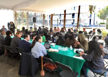 Decisiones unilaterales frenan el diálogo con el Enjambre Estudiantil