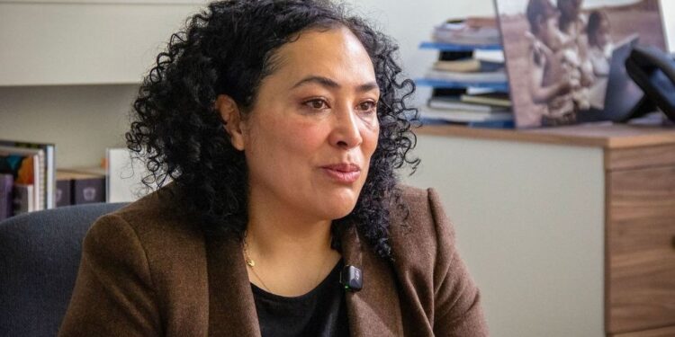 Está dirigido a estudiantes que, por motivos personales, académicos o socioeconómicos, interrumpieron sus estudios y desean retomarlos.