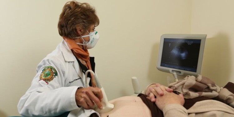 “La salud siempre es importante; ser preventivos es mucho mejor que ser curativos. Los invitamos a que vengan, conozcan la clínica y se atiendan con nosotros”, concluyó Sergio Alejandro García Zúñiga.