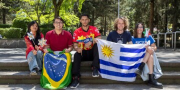 Jóvenes de América Latina, Europa y comunidades indígenas llegan a la UAEMéx con algo más que maletas: nuevas formas de ver el mundo.