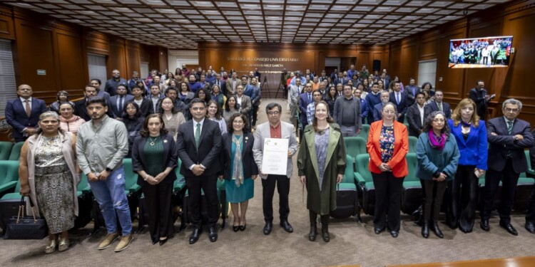 En este marco, el académico José Guadalupe Gandarilla Salgado dictó la conferencia “El pensamiento latinoamericano, su tradición ante tiempos de agresión imperialista”.