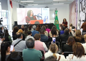 La UAEMéx presentó cinco plataformas digitales gratuitas para consultar ciencia abierta, libros, memoria estudiantil y recursos universitarios.