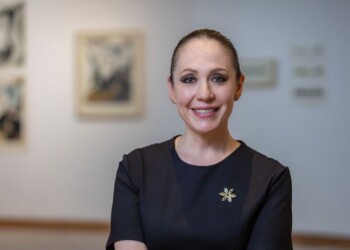 La propuesta incorpora voto universal para la elección de autoridades, amplía la representación en el Consejo Universitario y fortalece los mecanismos de transparencia y rendición de cuentas.