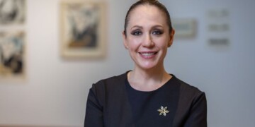 La propuesta incorpora voto universal para la elección de autoridades, amplía la representación en el Consejo Universitario y fortalece los mecanismos de transparencia y rendición de cuentas.