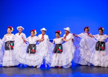 Participantes del Magno Festival de Danza 2026 denunciaron fallas de organización, cambios de horario, problemas técnicos y trato desigual.