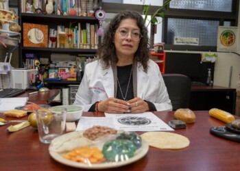 Planificar los alimentos, moderar el consumo de productos industrializados y desconfiar de las dietas milagro puede mejorar la salud física, mental y emocional