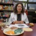 Planificar los alimentos, moderar el consumo de productos industrializados y desconfiar de las dietas milagro puede mejorar la salud física, mental y emocional