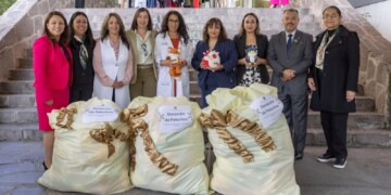 129 pasantes de la UAEMéx participaron en cerca de 20 mil servicios de salud en 59 espacios universitarios durante su servicio social.