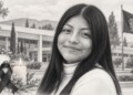 Joselyn Sandoval tenía 21 años, estudiaba Derecho en la UAEMéx y estaba próxima a graduarse. Dos días después de su desaparición fue localizada sin vida en la autopista México-Tulancingo. Un día antes, su pareja Juan Carlos Ortiz Bravo, egresado de la misma licenciatura, había sido encontrado asesinado junto con otro joven en Otumba. La UAEMéx exige una investigación exhaustiva y con perspectiva de género. Hasta ahora no hay un móvil público ni personas detenidas, mientras la Fiscalía investiga si los tres homicidios están relacionados.