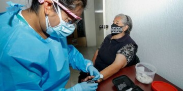 La Clínica Multidisciplinaria de Salud ofrecerá durante septiembre un paquete de atención para personas mayores de 60 años, con consultas médicas, odontología, estudios preventivos y orientación gerontológica.