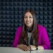 Kathya Soto recuerda cómo nació su vocación por la radio y cómo, tras 19 años en UniRadio, el micrófono se volvió parte de su vida profesional y familiar.