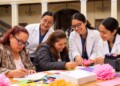 Estudiantes de Gerontología y personal de la UAEMéx participaron en un encuentro para promover el cuidado mutuo y el diálogo entre generaciones.